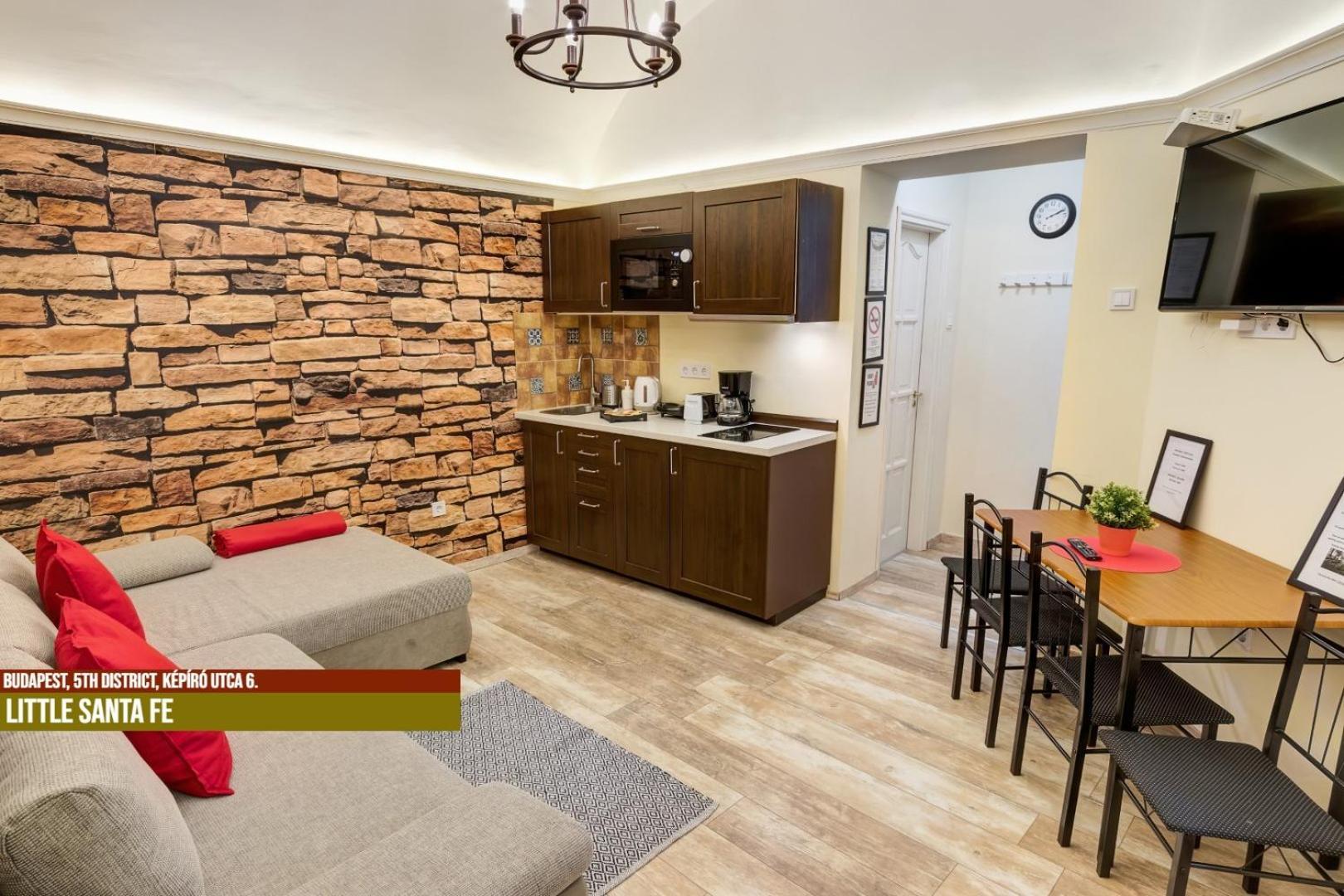 Little Americas Main Street Apartments 布达佩斯 外观 照片